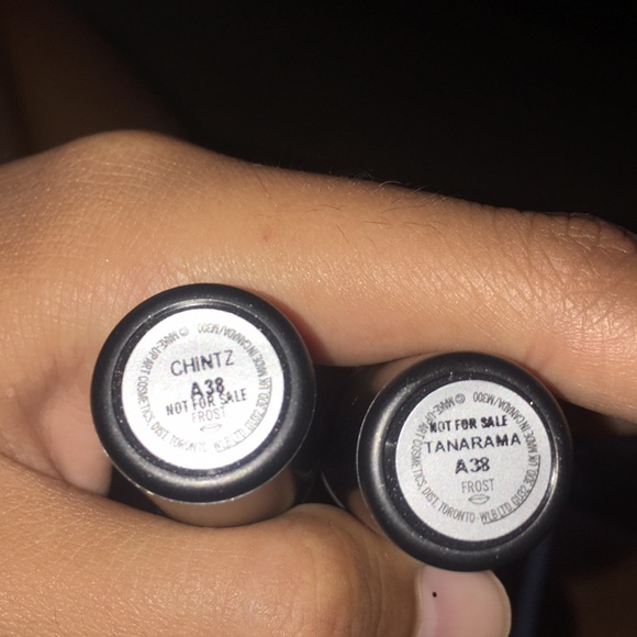 Mac Lipsticks - Picture 2 of 5